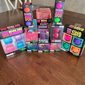 Nee Doh Bundle 21 Pieces❗️🐱 🧸 🧊 🪼❗️